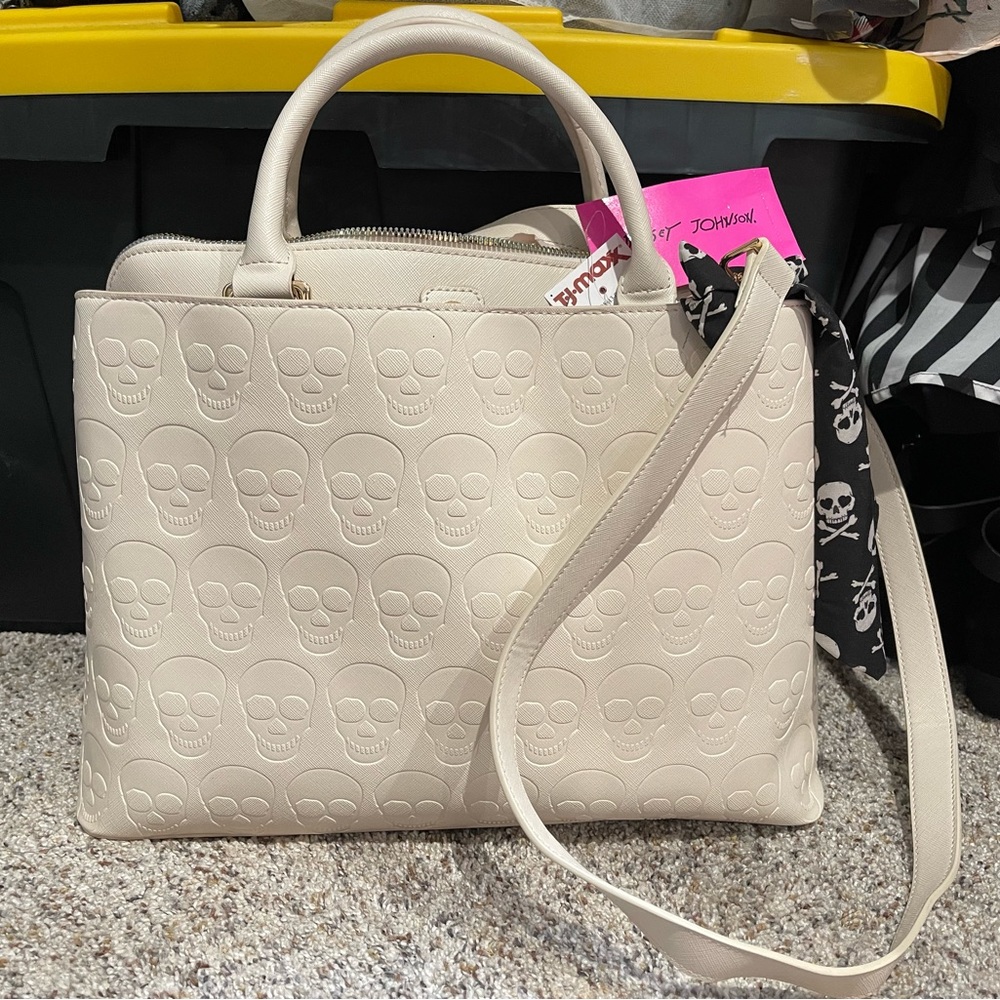 Betsey Johnson White Cream Skull Handbag Black Bow Crossbody Handbag